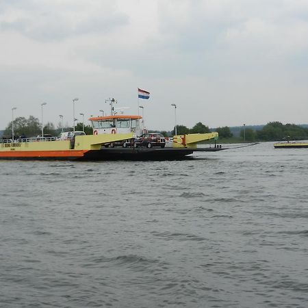 B&B De Bloesemgaard Eck en Wiel ภายนอก รูปภาพ